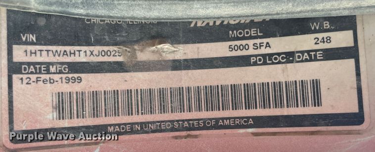 image for item JQ9671 1999 International 5000  ready mix truck