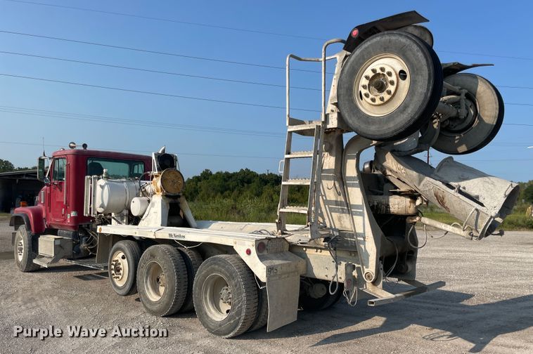 image for item JQ9672 1999 International 5000  ready mix truck