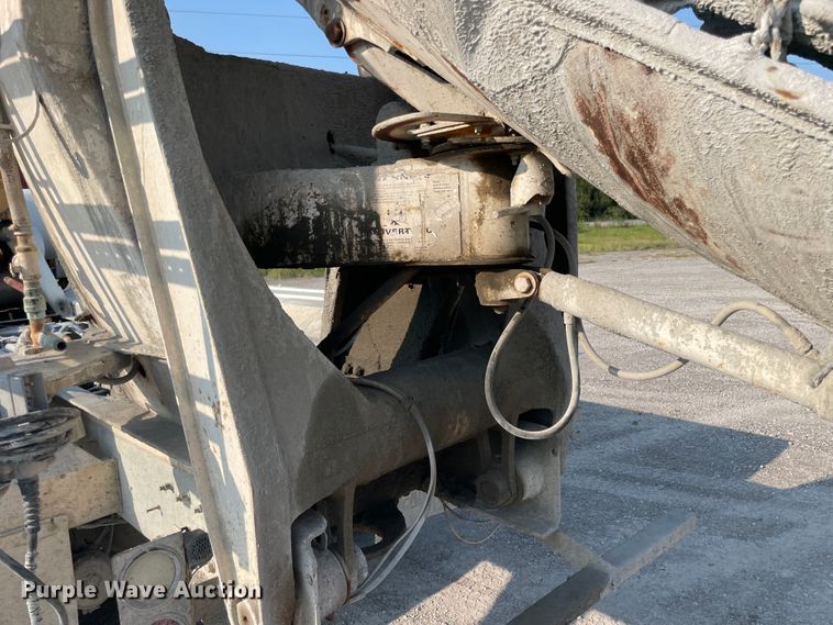 image for item JQ9672 1999 International 5000  ready mix truck