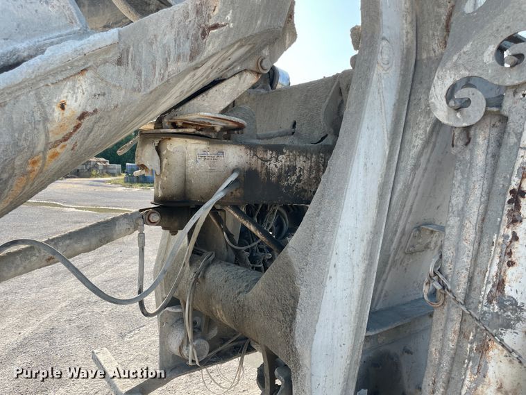 image for item JQ9672 1999 International 5000  ready mix truck