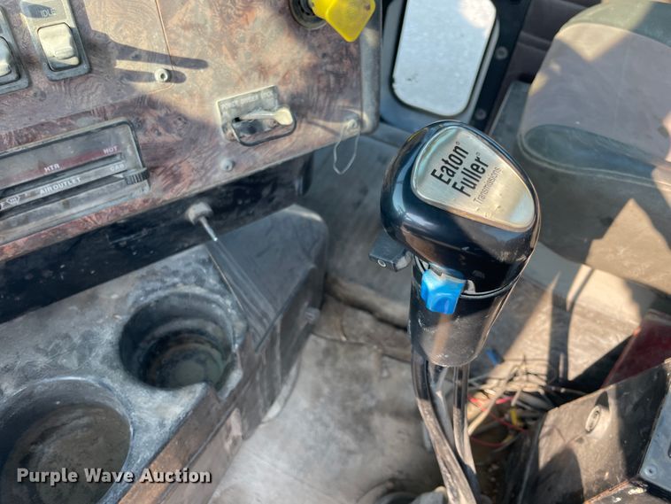 image for item JQ9672 1999 International 5000  ready mix truck