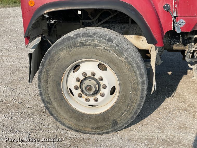 image for item JQ9672 1999 International 5000  ready mix truck