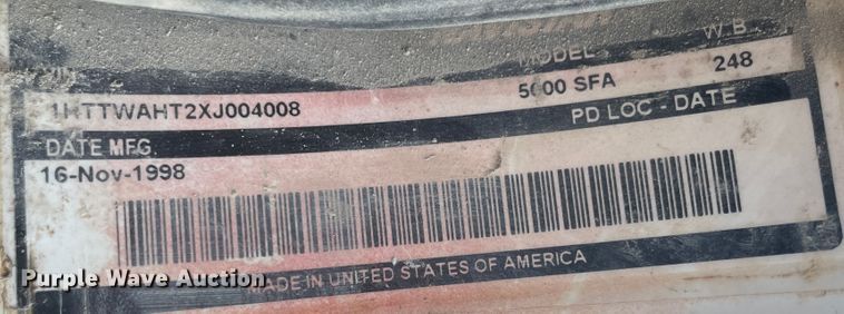 image for item JQ9672 1999 International 5000  ready mix truck