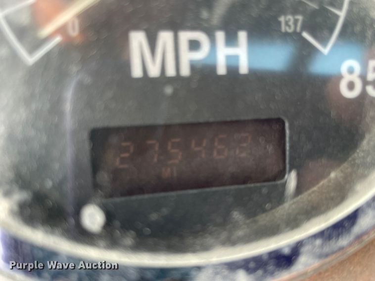 image for item JQ9673 2000 International 5000  ready mix truck