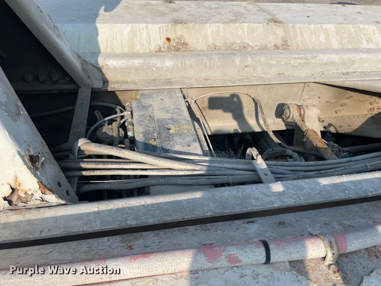 image for item JQ9674 1998 International 5000  ready mix truck