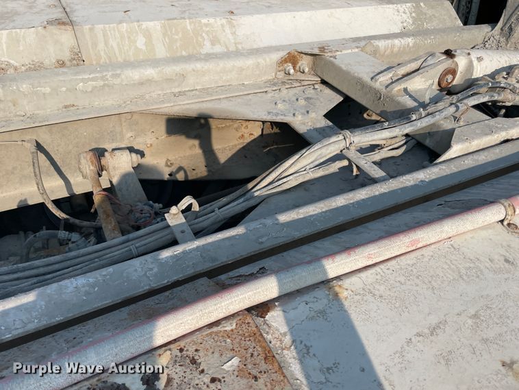 image for item JQ9674 1998 International 5000  ready mix truck