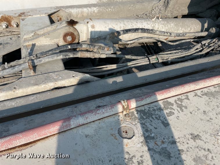 image for item JQ9674 1998 International 5000  ready mix truck