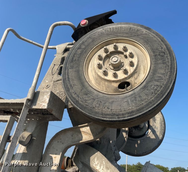 image for item JQ9674 1998 International 5000  ready mix truck