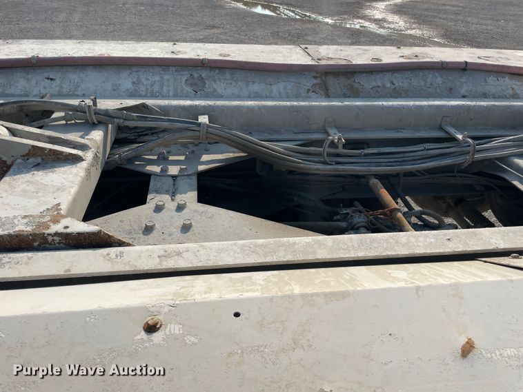 image for item JQ9674 1998 International 5000  ready mix truck