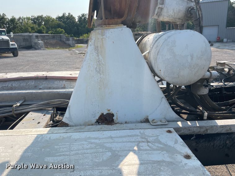 image for item JQ9674 1998 International 5000  ready mix truck