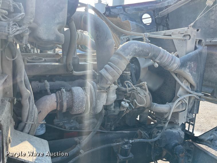 image for item JQ9674 1998 International 5000  ready mix truck