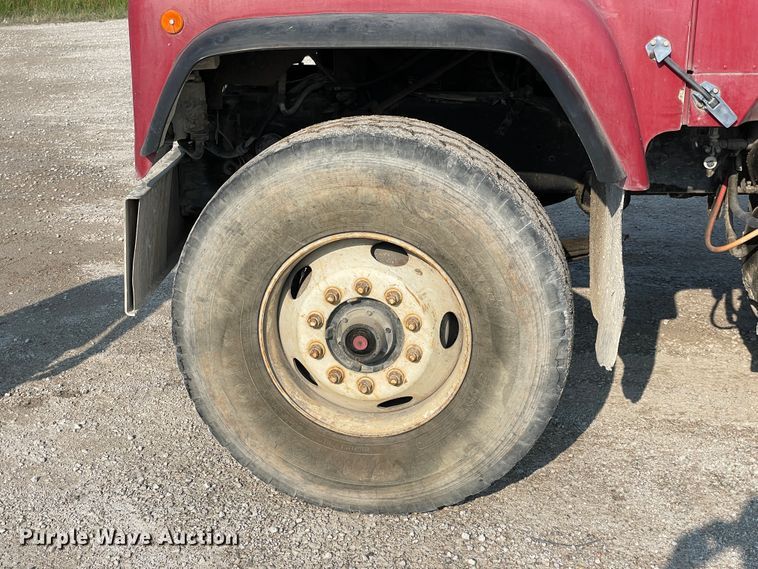 image for item JQ9674 1998 International 5000  ready mix truck