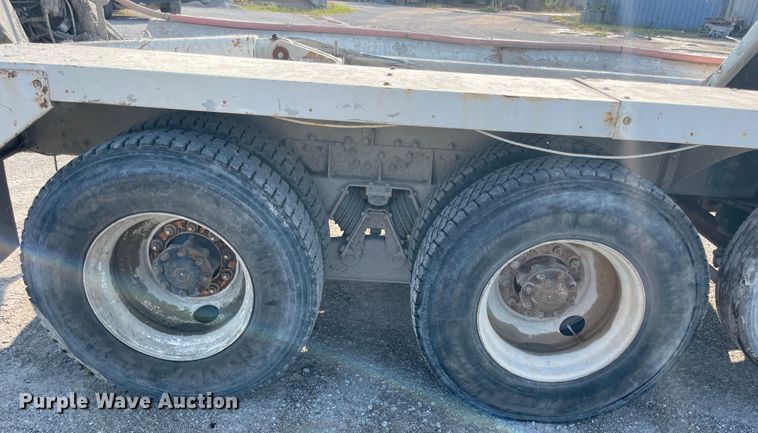 image for item JQ9674 1998 International 5000  ready mix truck