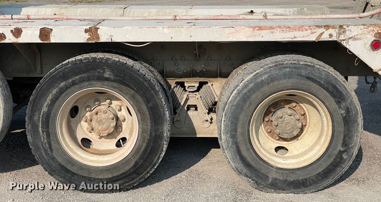 image for item JQ9674 1998 International 5000  ready mix truck