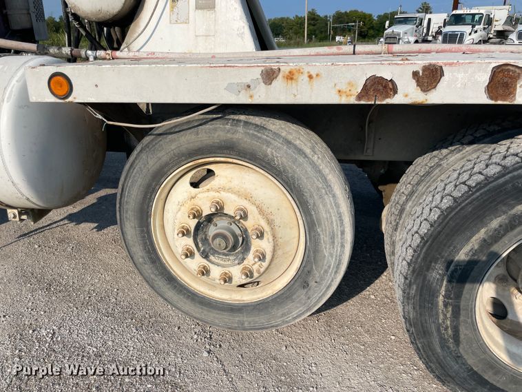 image for item JQ9674 1998 International 5000  ready mix truck