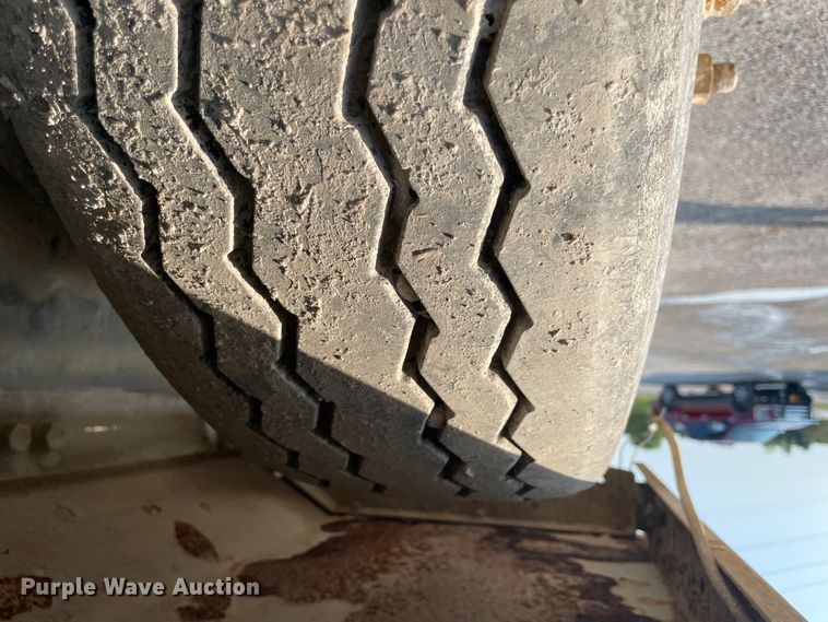 image for item JQ9674 1998 International 5000  ready mix truck