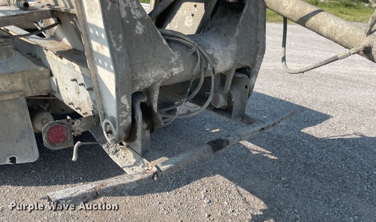 image for item JQ9675 1999 International 5000  ready mix truck