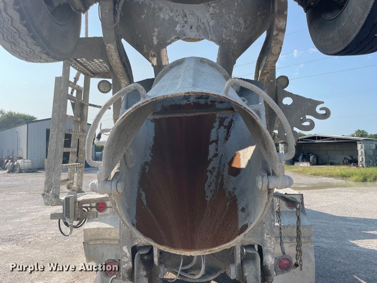 image for item JQ9675 1999 International 5000  ready mix truck