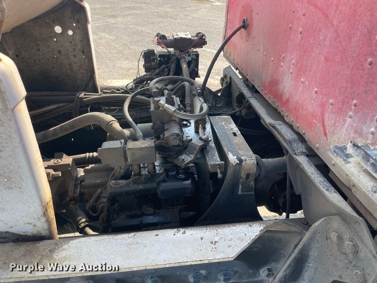 image for item JQ9675 1999 International 5000  ready mix truck