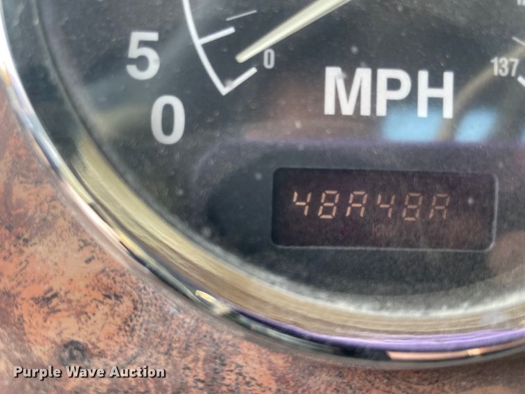 image for item JQ9675 1999 International 5000  ready mix truck