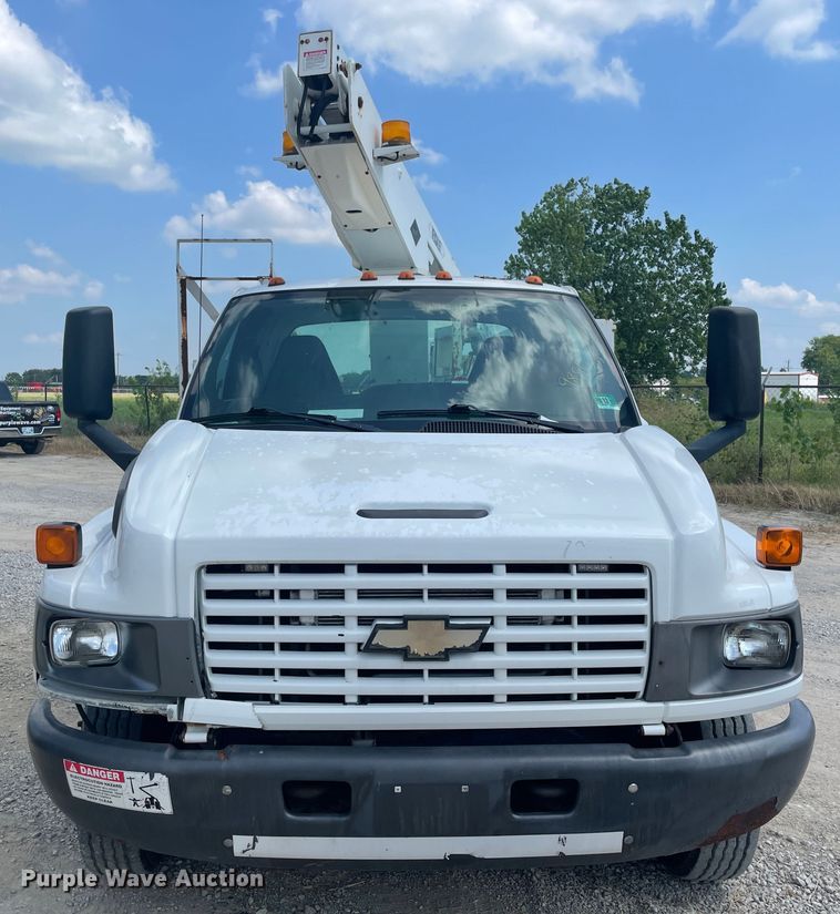 image for item JQ9703 2008 Chevrolet C4500  bucket truck