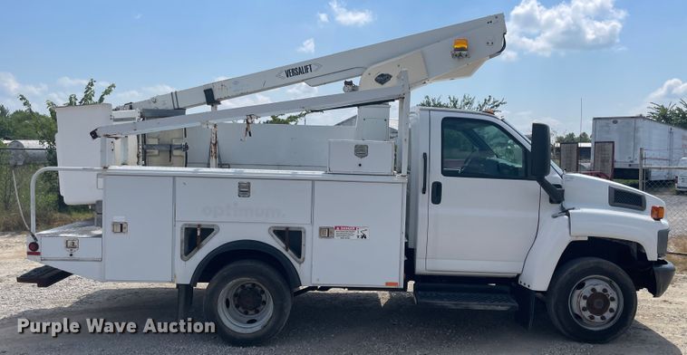 image for item JQ9703 2008 Chevrolet C4500  bucket truck