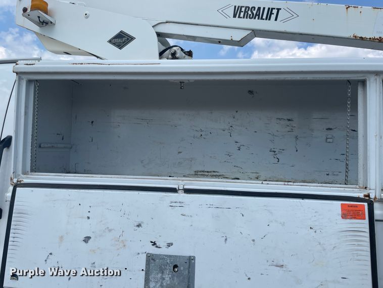 image for item JQ9703 2008 Chevrolet C4500  bucket truck