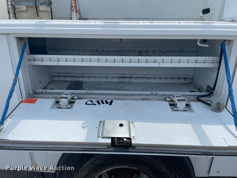 image for item JQ9703 2008 Chevrolet C4500  bucket truck