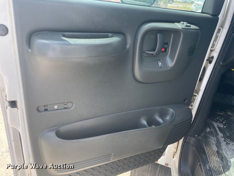 image for item JQ9703 2008 Chevrolet C4500  bucket truck