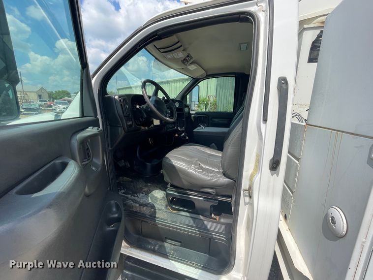 image for item JQ9703 2008 Chevrolet C4500  bucket truck