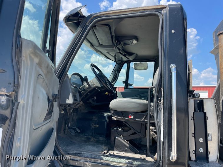 image for item JQ9716 2006 International WorkStar 7600  dump truck