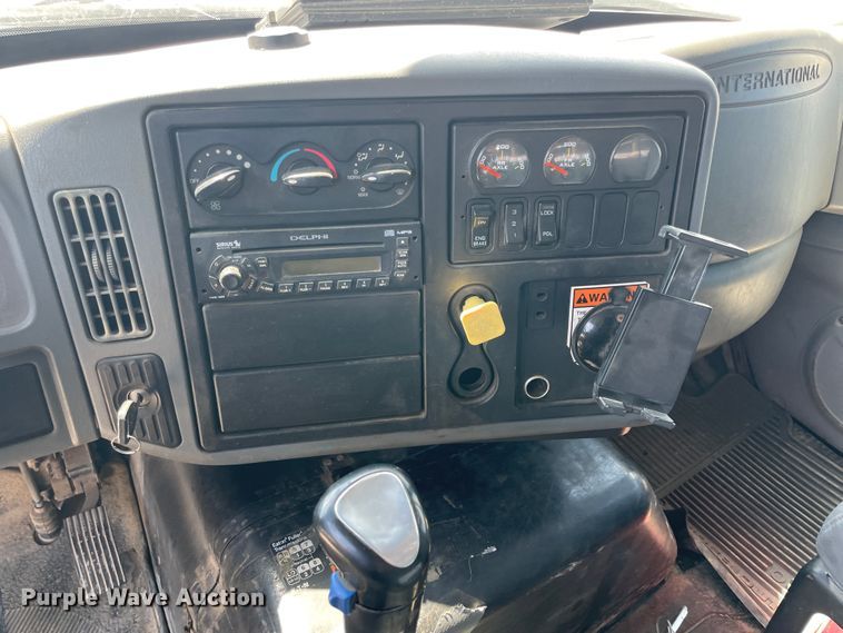 image for item JQ9716 2006 International WorkStar 7600  dump truck