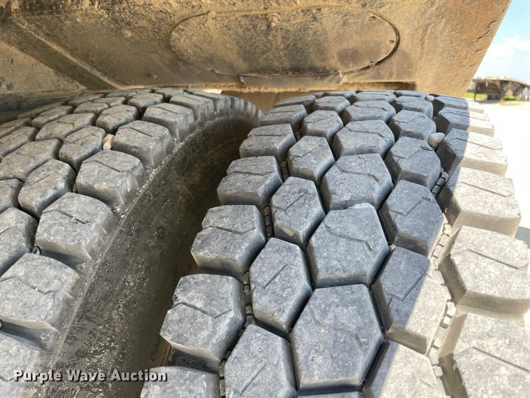 image for item JQ9716 2006 International WorkStar 7600  dump truck