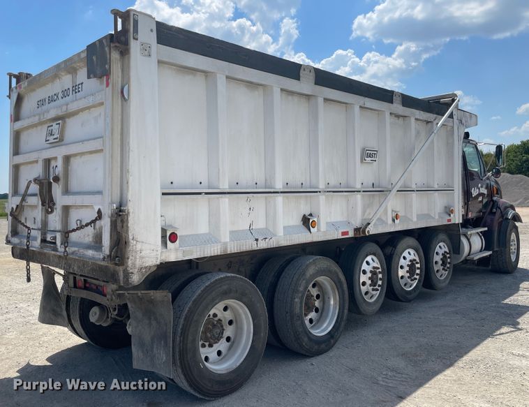 image for item JQ9717 2001 Sterling LT9500  dump truck