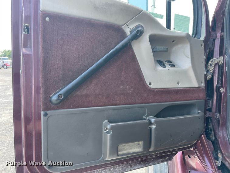 image for item JQ9717 2001 Sterling LT9500  dump truck