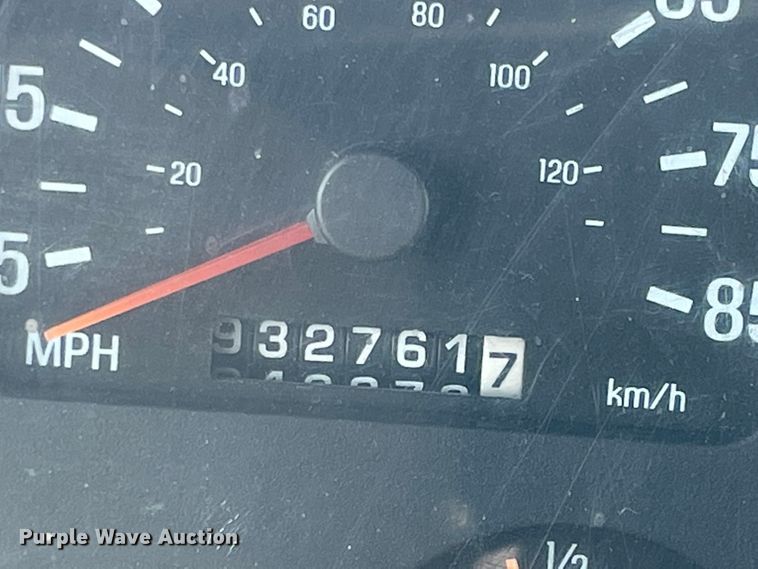 image for item JQ9717 2001 Sterling LT9500  dump truck