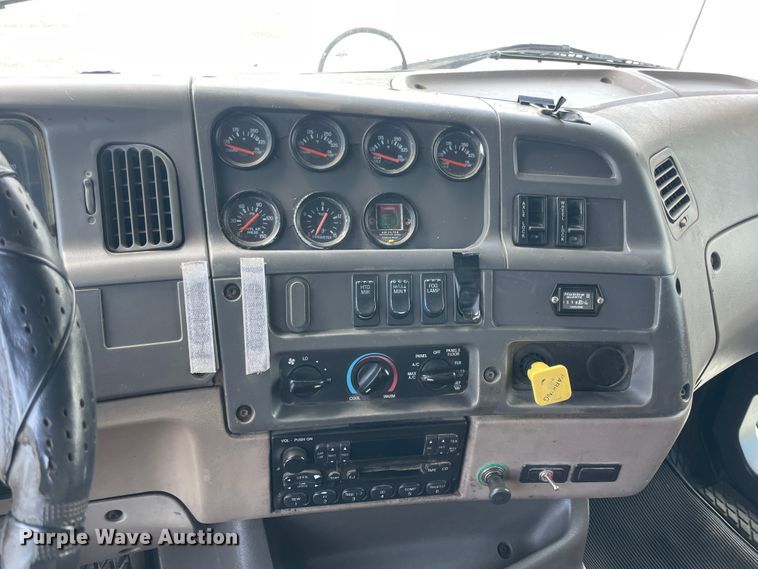 image for item JQ9717 2001 Sterling LT9500  dump truck