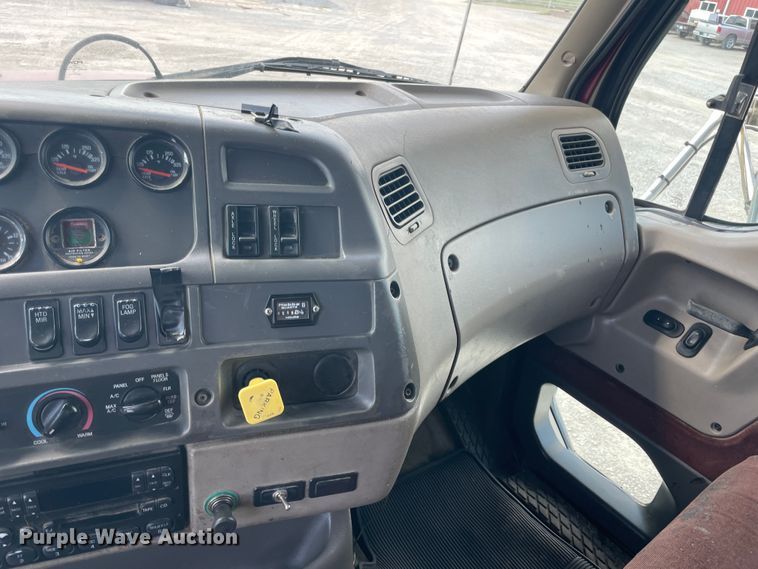 image for item JQ9717 2001 Sterling LT9500  dump truck