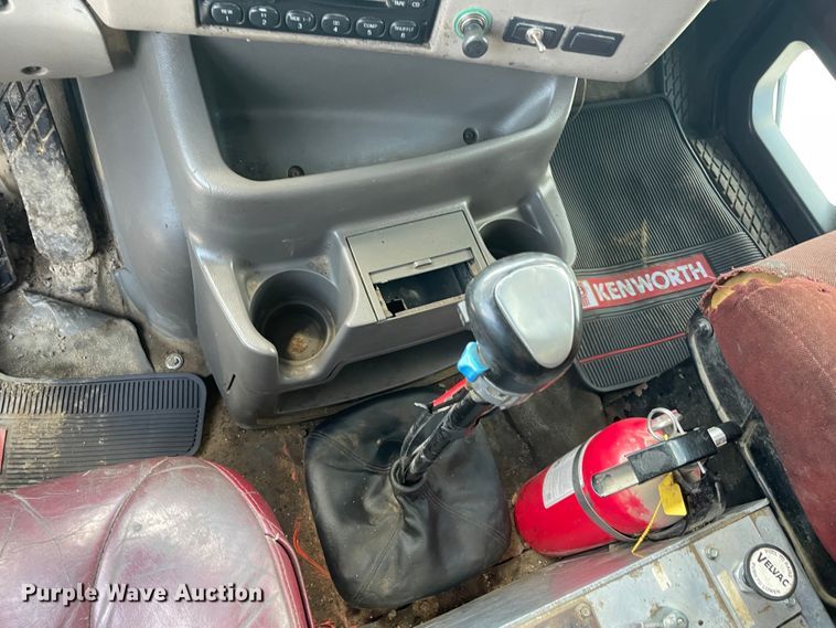 image for item JQ9717 2001 Sterling LT9500  dump truck