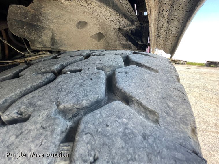 image for item JQ9717 2001 Sterling LT9500  dump truck