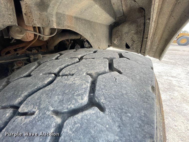 image for item JQ9717 2001 Sterling LT9500  dump truck