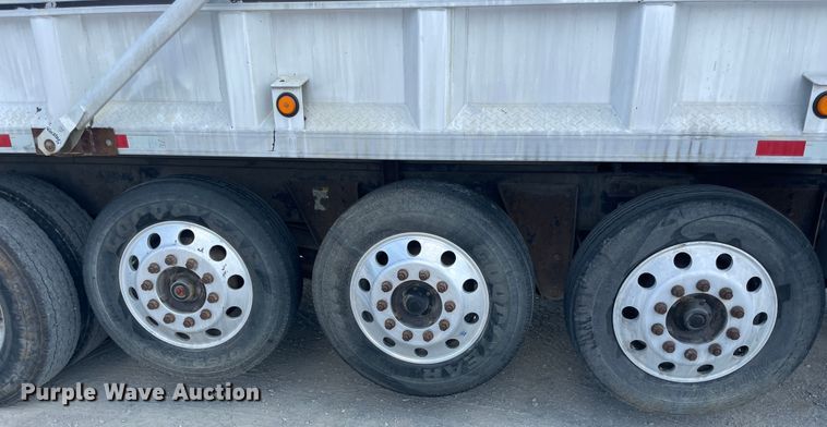 image for item JQ9717 2001 Sterling LT9500  dump truck