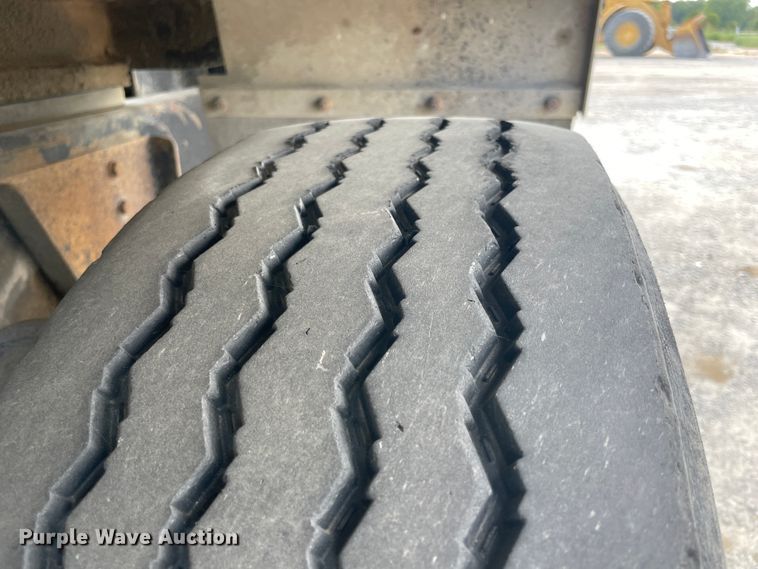 image for item JQ9717 2001 Sterling LT9500  dump truck