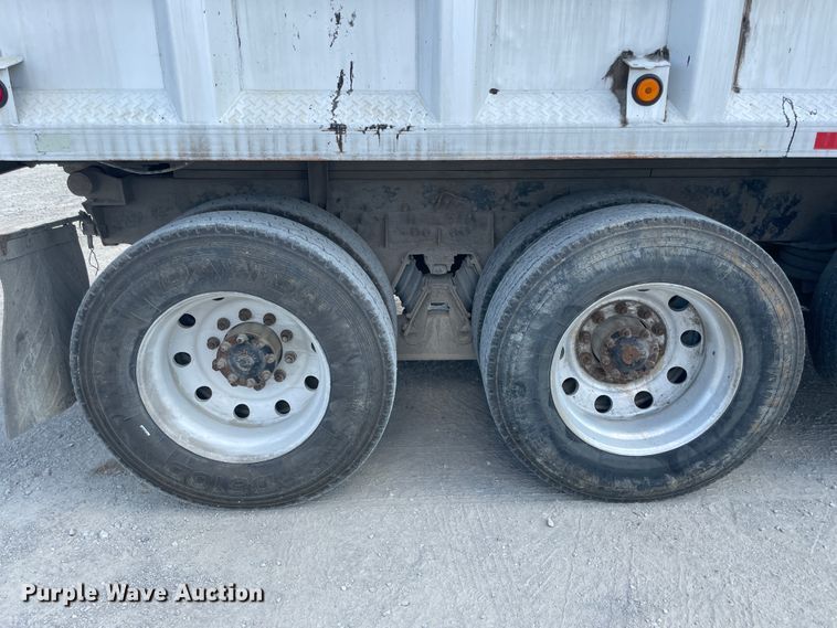 image for item JQ9717 2001 Sterling LT9500  dump truck