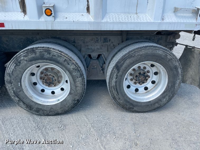 image for item JQ9717 2001 Sterling LT9500  dump truck