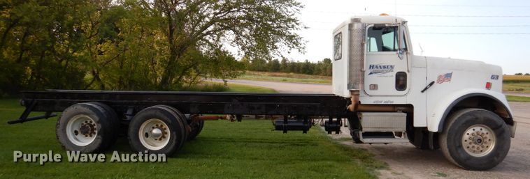 image for item KA9366 1997 Freightliner FLD  truck cab and chassis