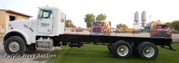 image for item KA9366 1997 Freightliner FLD  truck cab and chassis