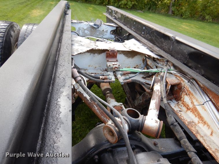 image for item KA9366 1997 Freightliner FLD  truck cab and chassis