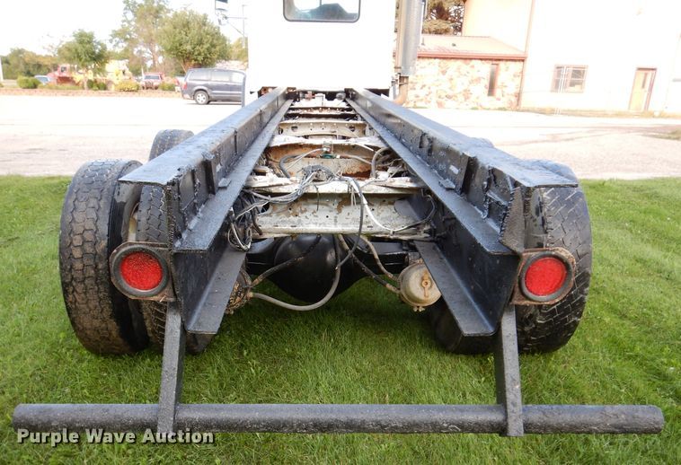 image for item KA9366 1997 Freightliner FLD  truck cab and chassis