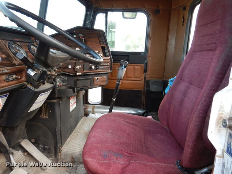 image for item KA9366 1997 Freightliner FLD  truck cab and chassis